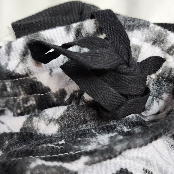 Jenni Intimates Sleepwear Top & Pants 2pc Set Black Tie Dye Size 3X 22/24 NWT - Picture 11 of 15